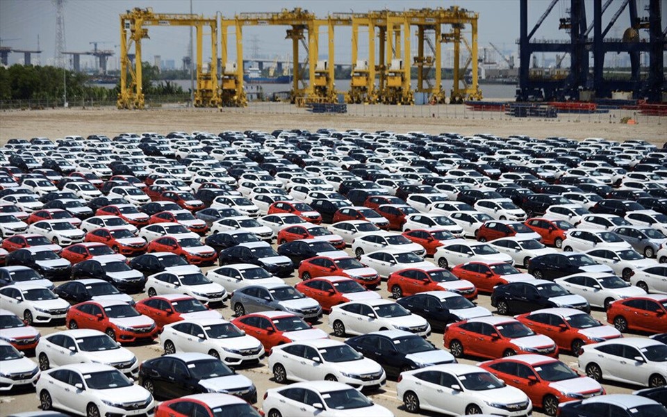 Xe nhập khẩu về Việt Nam tăng mạnh trong tháng 10 cho thấy sự hồi phục mạnh mẽ của các doanh nghiệp nhập khẩu xe hơi. Ảnh minh họa
