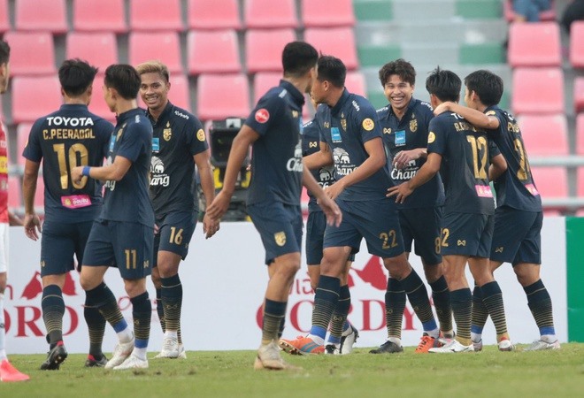 Đội tuyển Thái Lan trong trận đấu giao hữu với các ngôi sao Thai League. Ảnh: Siam Sports.