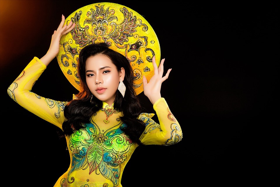 Kể từ khi tạo dấu ấn ở Hoa hậu Hoàn vũ Việt Nam 2019, Minh Tâm rẽ hương sang lĩnh vực người mẫu chuyên nghiệp và nhận được nhiều sự quan tâm.