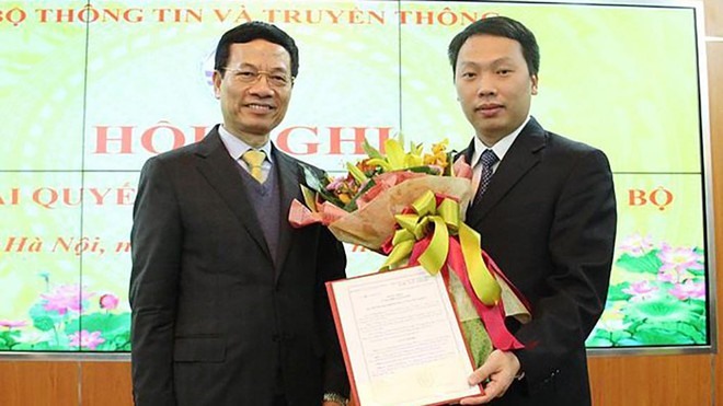 Ông Nguyễn Huy Dũng (phải) được bổ nhiệm giữ chức Thứ trưởng Bộ Thông tin và Truyền thông. Ảnh: MIC.