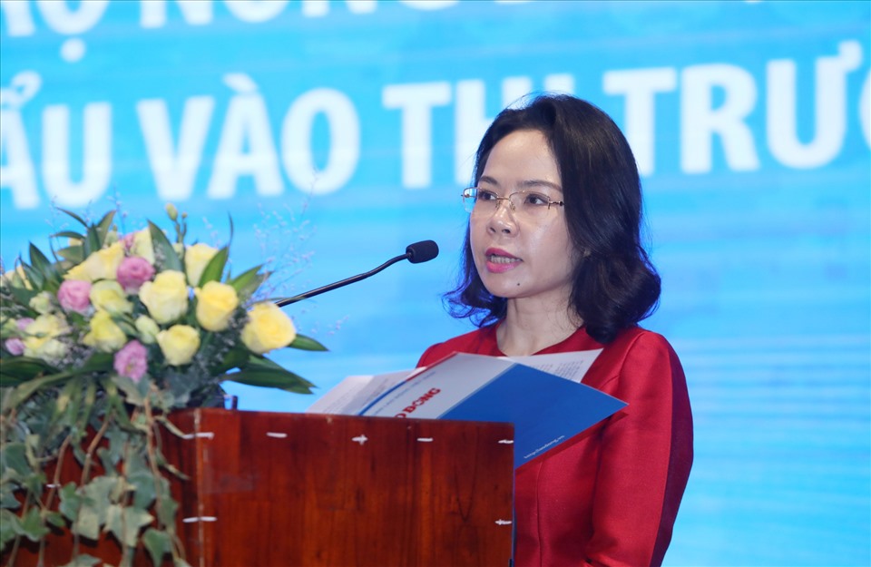 Bà Hà Thu Giang – Phó Vụ trưởng Vụ Tín dụng và Các ngành kinh tế (Ngân hàng Nhà nước) phát biểu. Ảnh: Tô Thế