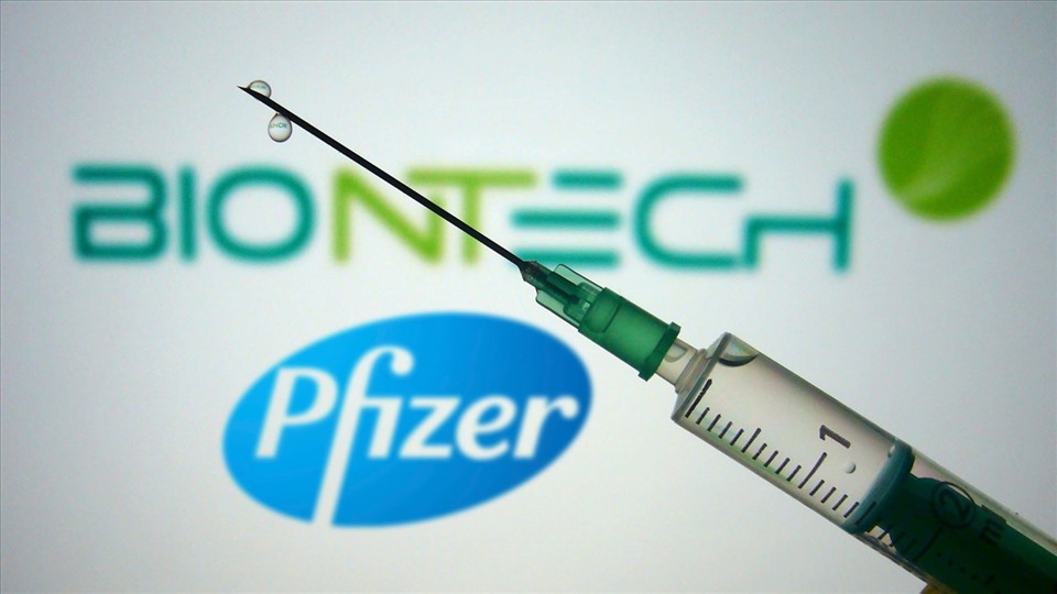 Pfizer là một trong số các công ty thông báo đang đạt tiến triển tốt với việc chế vaccine chống COVID-19. Ảnh: AFP