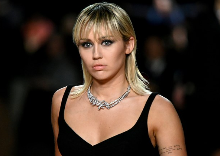 Miley Cyrus là nữ ca sĩ được mong chờ trở lại với con đường âm nhạc trong tháng 11. Ảnh nguồn: Mnet.