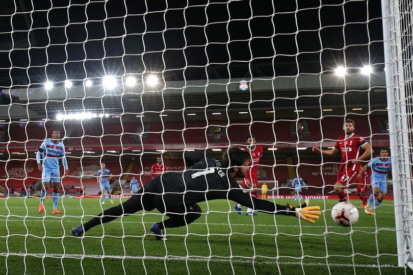Liverpool đã nhận đến 15 bàn thua chỉ sau 7 trận ở Premier League mùa giải 2020-21. Ảnh: Getty Images