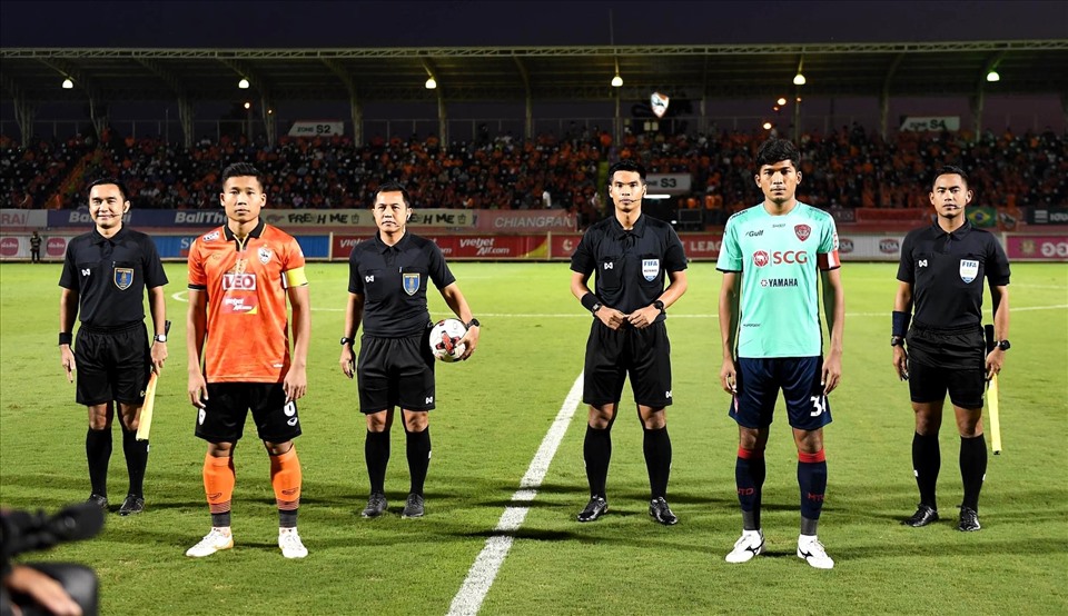 Muangthong United của Đặng Văn Lâm nhận trận thua tranh cãi ở Thai League. Ảnh: MUFC