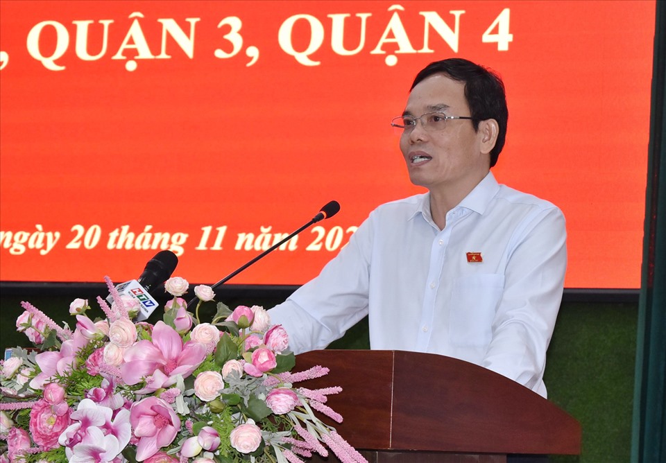 Phó Bí thư Thường trực Thành ủy TPHCM Trần Lưu Quang phát biểu tại buổi tiếp xúc.  Ảnh: Minh Quân