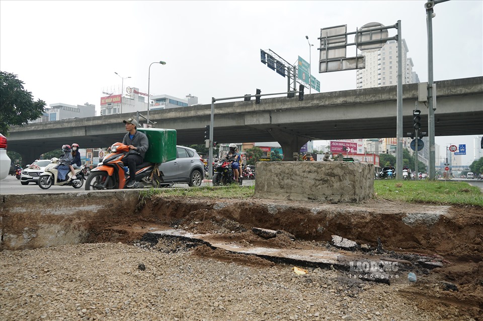 Dự án hầm chui Lê Văn Lương - Vành đai 3 là dự án thuộc nhóm B, có tổng mức đầu tư gần 700 tỉ đồng. Trong đó chi phí xây dựng trên 500 tỉ đồng được trích từ nguồn ngân sách thành phố, thời gian thi công 18 tháng.