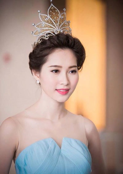 Hoa hậu Việt Nam Đặng Thu Thảo: Từ gái quê đến top 100 mỹ nhân Châu Á
