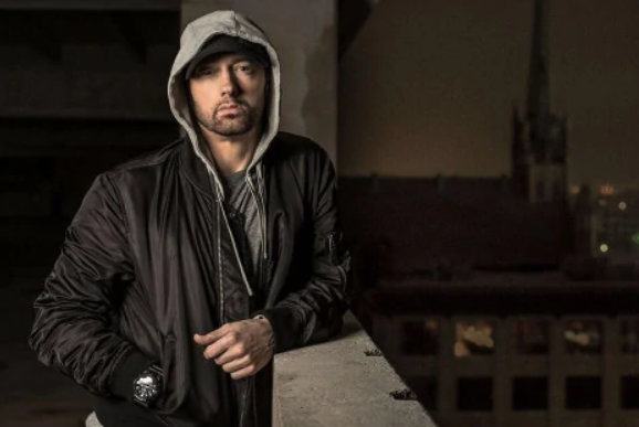 Eminem là cái tên huyền thoại của làng Rapper US–UK. Ảnh nguồn: Mnet.