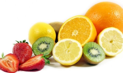 Các loại hoa quả giàu vitamin C như: cam, kiwi, dâu,... giúp cải thiện số và chất lượng tinh trùng. Ảnh: Tokkao Gold