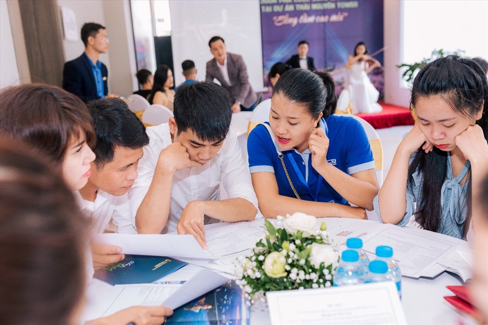 Nhiều khách hàng đã tới tham gia sự kiện “Khám phá không gian sống đẳng cấp dự án Thái Nguyên Tower”, ngày 21.11