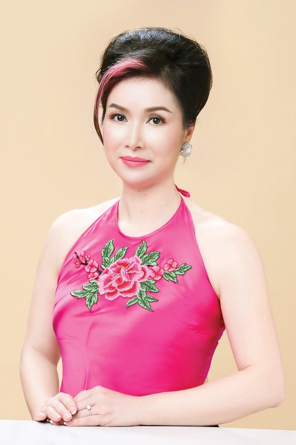 Nhiều người phục Bích Phương khi chị cùng lúc đóng nhiều vai trò khác nhau và vai nào cũng tròn. Sau nhiều năm phấn đấu cho sự nghiệp, hiện tại Hoa hậu Việt Nam 1988 đã là một doanh nhân có tiếng.