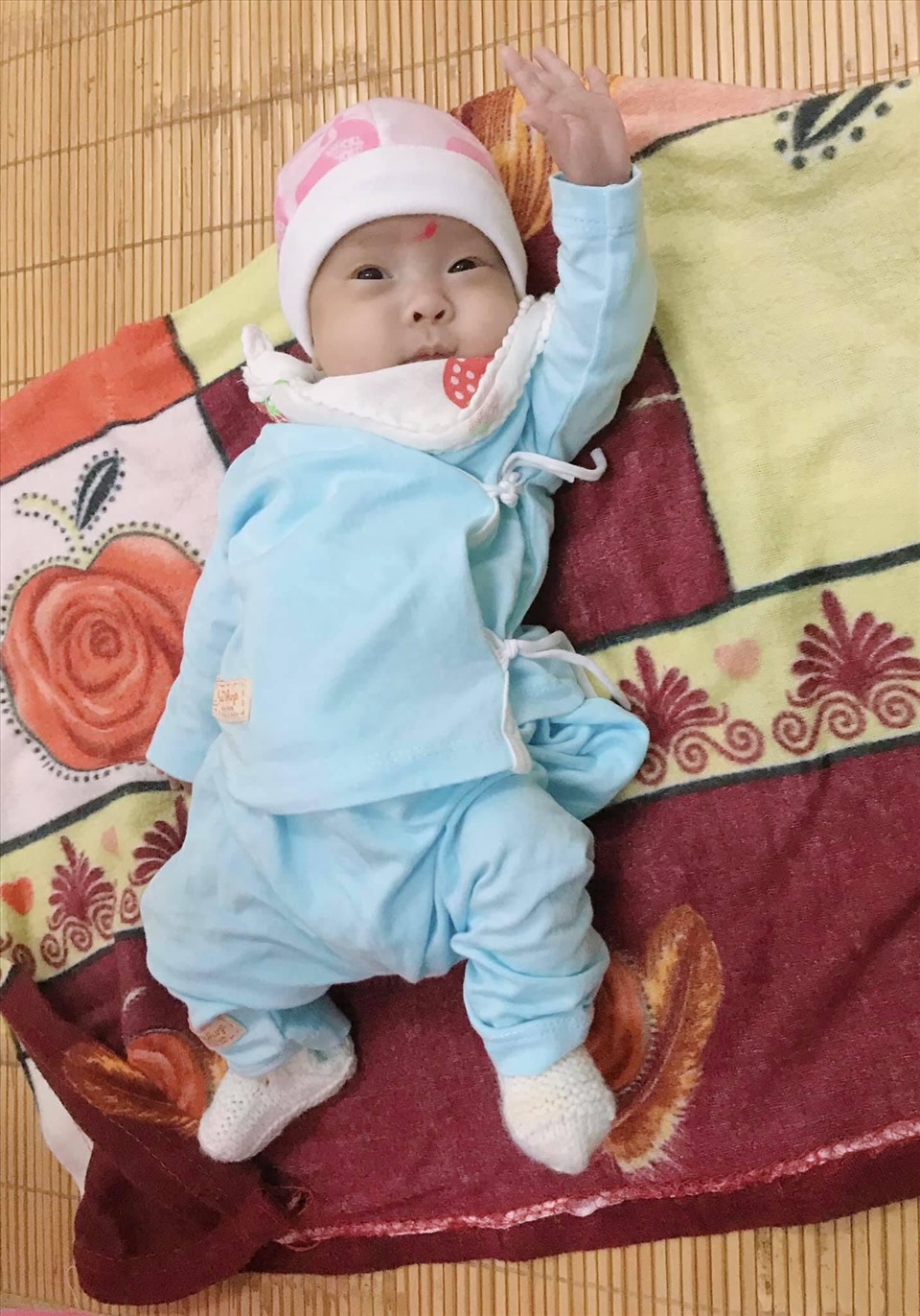 Hành trình kỳ tích của bé sinh non nhẹ cân nhất Việt Nam