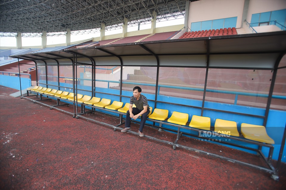 Sân Việt Trì có sức chứa 20.000 chỗ ngồi, mặt cỏ chất lượng, hệ thống phòng chức năng đủ tiêu chuẩn thi đấu quốc tế. Phú Thọ cũng có đủ hệ thống sân tập cỏ tự nhiên phục vụ các đội bóng.