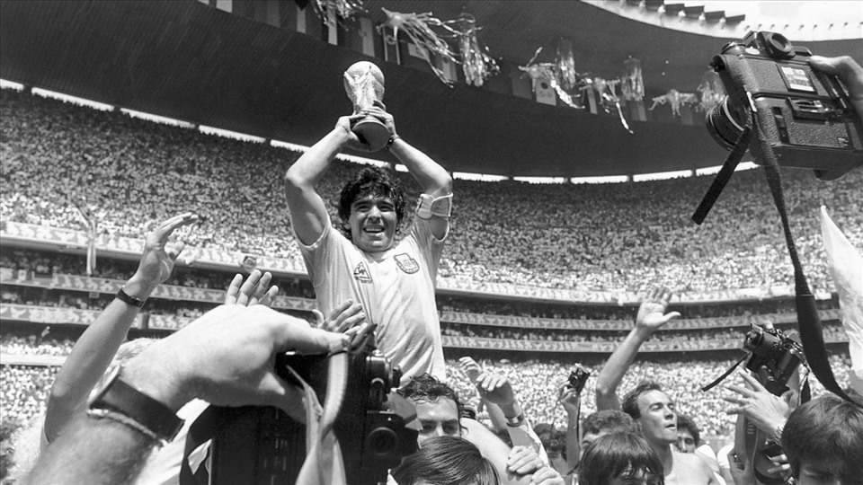 Maradona là đầu tàu giúp Argentina vô địch World Cup 1986. Ảnh: AFP