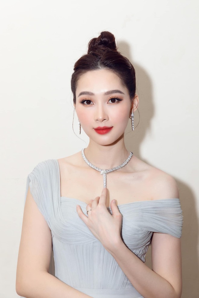 Sau khi kết hôn, Thu Thảo ít tham gia các hoạt động nghệ thuật. Thỉnh thoảng, cô dự vài sự kiện và mới nhất là góp mặt trong chung kết Hoa hậu Việt Nam 2020.