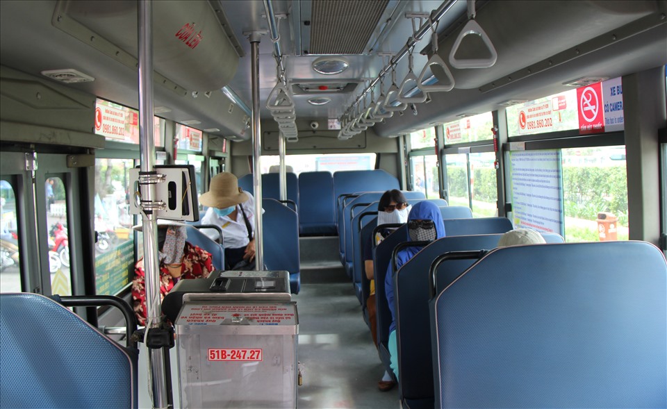 Mặc dù gặp phải tình trạng khách ế ẩm, xe buýt TPHCM vẫn được duy trì và phát triển một cách bền vững. Hình ảnh sẽ cho bạn cái nhìn khác về hoạt động của xe buýt trong thành phố.