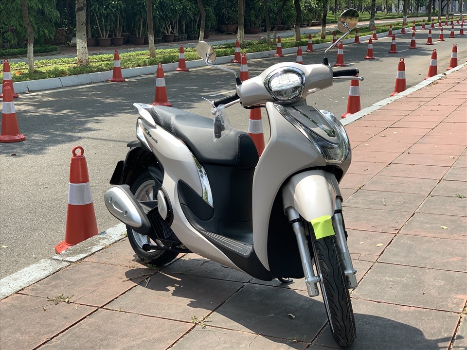 Giá xe tay ga Honda mới nhất hôm nay