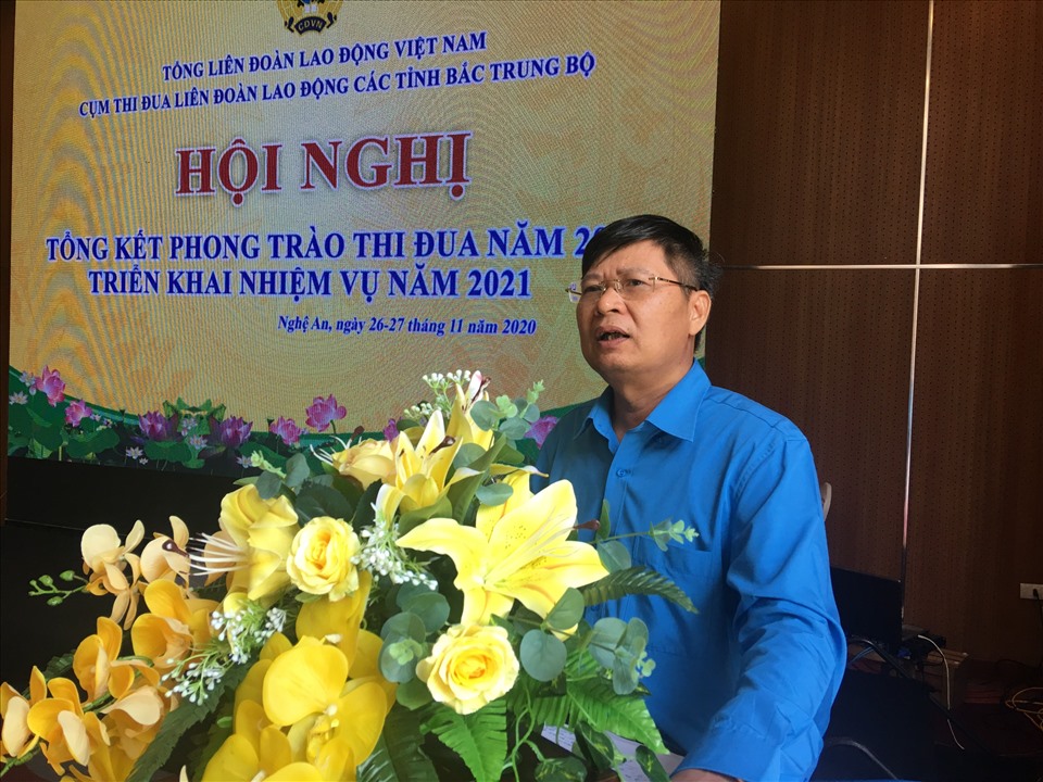 Đồng chí Phan Văn Anh - Phó Chủ tịch Tổng LĐLĐ Việt Nam phát biểu tại hội nghị. Ảnh: Thanh Tùng