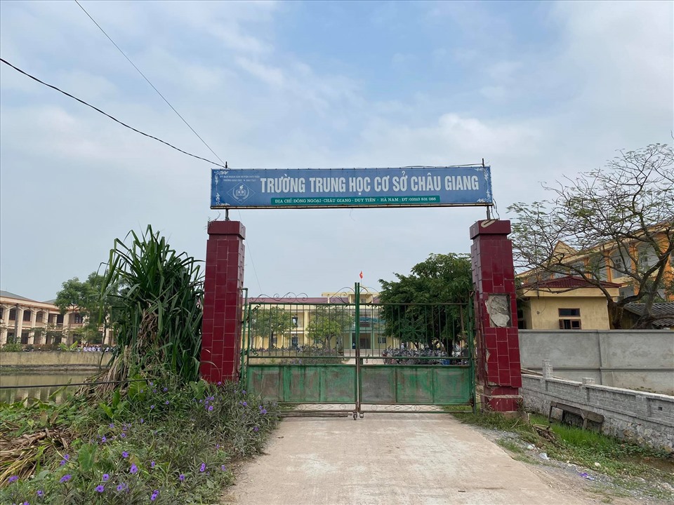 Trường THCS Châu Giang - nơi xảy ra sự việc học sinh lớp 9 tử vong. Ảnh: T.Q
