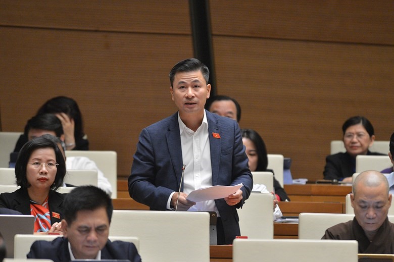 Đại biểu Nguyễn Phi Thường - Đoàn ĐBQH Tp. Hà Nội, phát biểu tại phiên thảo luận. Ảnh: Quốc hội