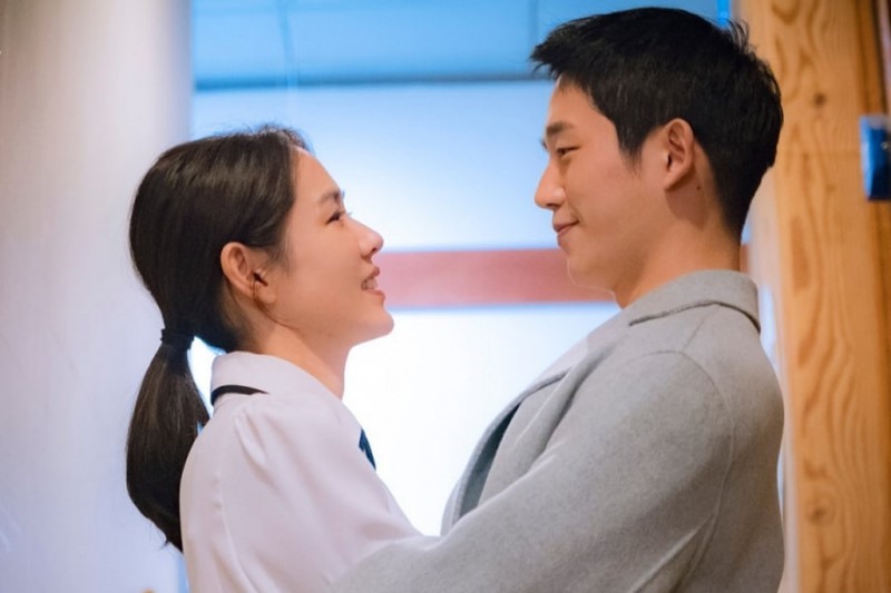 Jung Hae In - Song Ye Jin