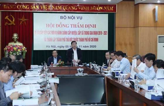 Chủ tịch UBND TPHCM Nguyễn Thành Phong phát biểu tại hội nghị. Ảnh: Quang Phúc