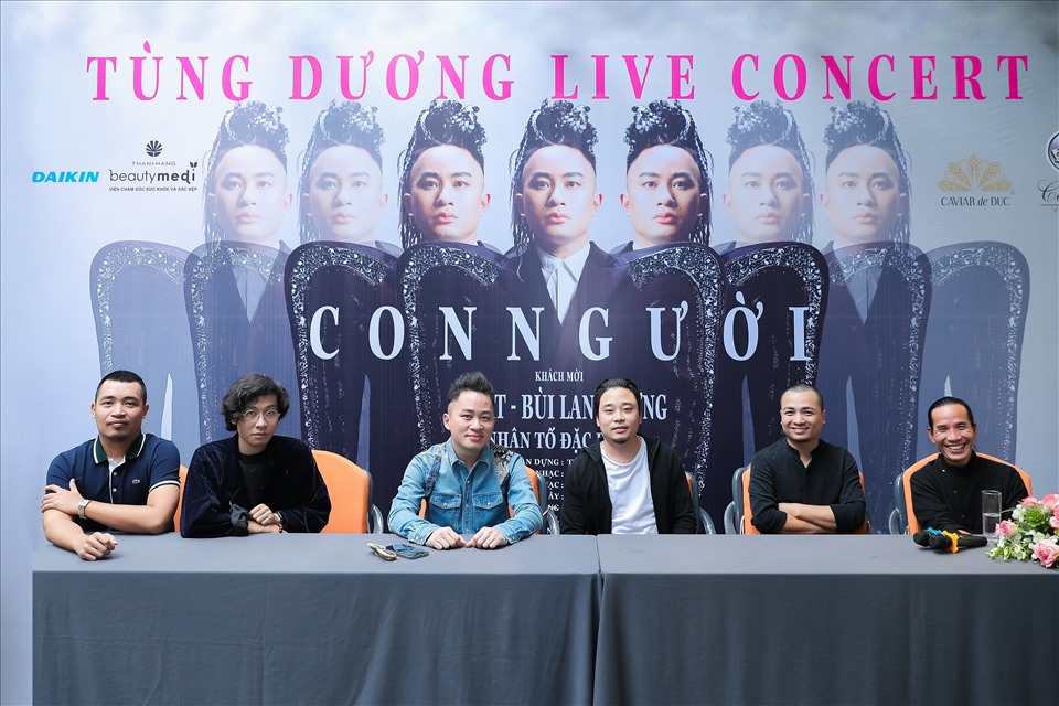 Tùng Dương tiết lộ, trong liveconcert, anh sẽ biểu diễn cùng các nghệ sĩ khách mời đó là Ban nhạc Ngọt và ca sĩ Bùi Lan Hương. Ảnh: Hoà Nguyễn.