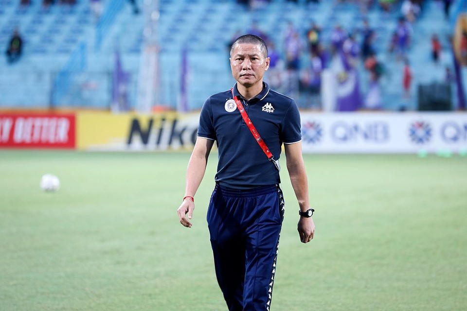 Huấn luyện viên Chu Đình Nghiêm bị cấm chỉ đạo trận đấu quan trọng của Hà Nội. Ảnh: HNF