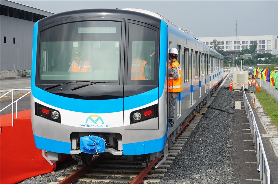 Tàu metro số 1 trên đường ray ở depot Long Bình (quận 9) ngày 13.10.  Ảnh: Minh Quân