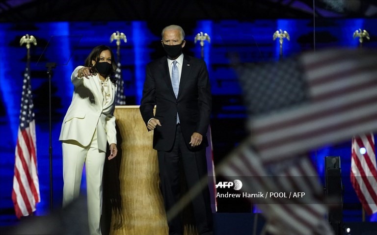 8h30 sáng 8.1 theo giờ Việt Nam, Tổng thống đắc cử Joe Biden và Phó Tổng thống đắc cử Kamala Harris có bài phát biểu đầu tiên trước toàn quốc. Ảnh: AFP.