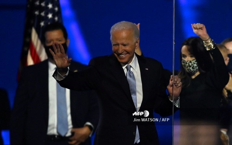 Ông Biden đã xuất hiện ngay sau đó.  Trong bài phát biểu đầu tiên trên cương vị Tổng thống đắc cử, ông Joe Biden nhấn mạnh việc hàn gắn và đoàn kết nước Mỹ. Ảnh: AFP.