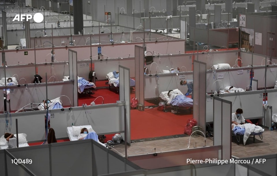Toàn cảnh một bệnh viện dã chiến dành cho bệnh nhân COVID-19 ở Madrid, Tây Ban Nha, ngày 3.4. Ảnh: AFP