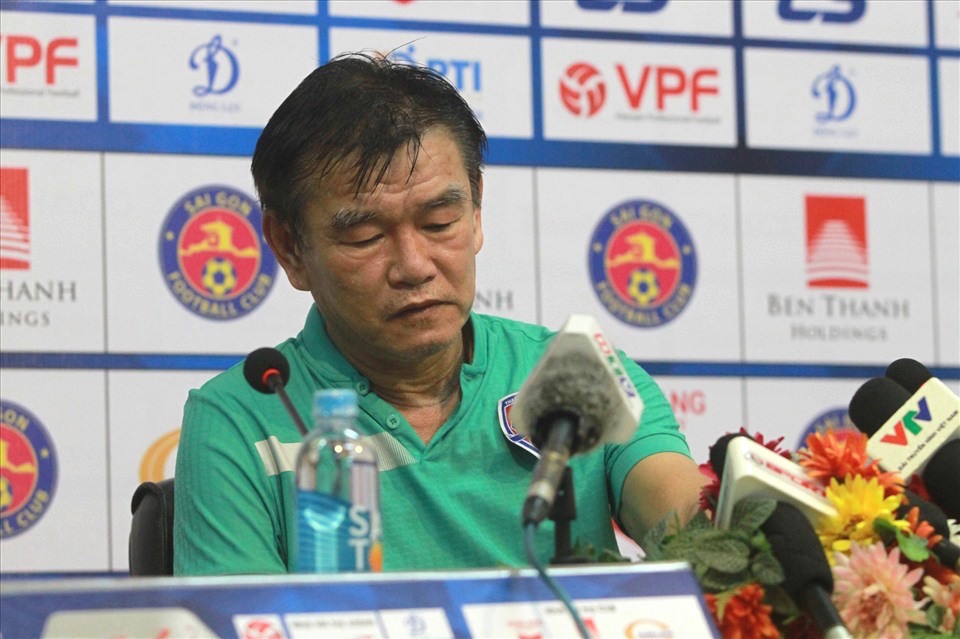Huấn luyện viên Phan Thanh Hùng đã tạm thời dời khỏi Than Quảng Ninh. Ảnh: Thanh Vũ