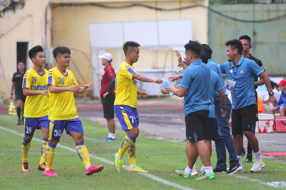 U21 Đồng Tháp ăn mừng bàn mở tỉ số. Ảnh:  Thanh Vũ