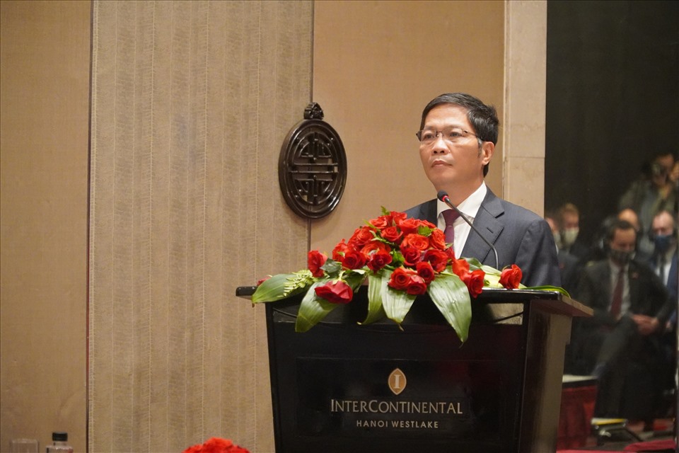 Bộ trưởng Trần Tuấn Anh tham dự lễ ký kết.