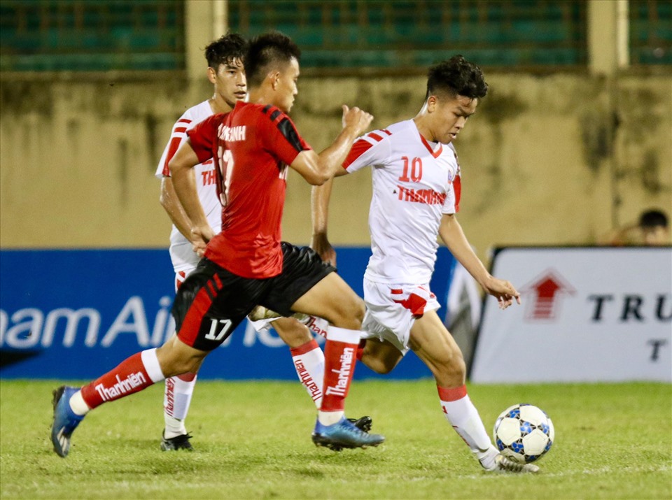Nguyễn Hữu Thắng cũng là một nhân tố đáng chú ý của U21 Viettel. Mùa 2020, tiền đạo sinh năm 2000 cùng Bình Định vô địch Giải hạng Nhất.