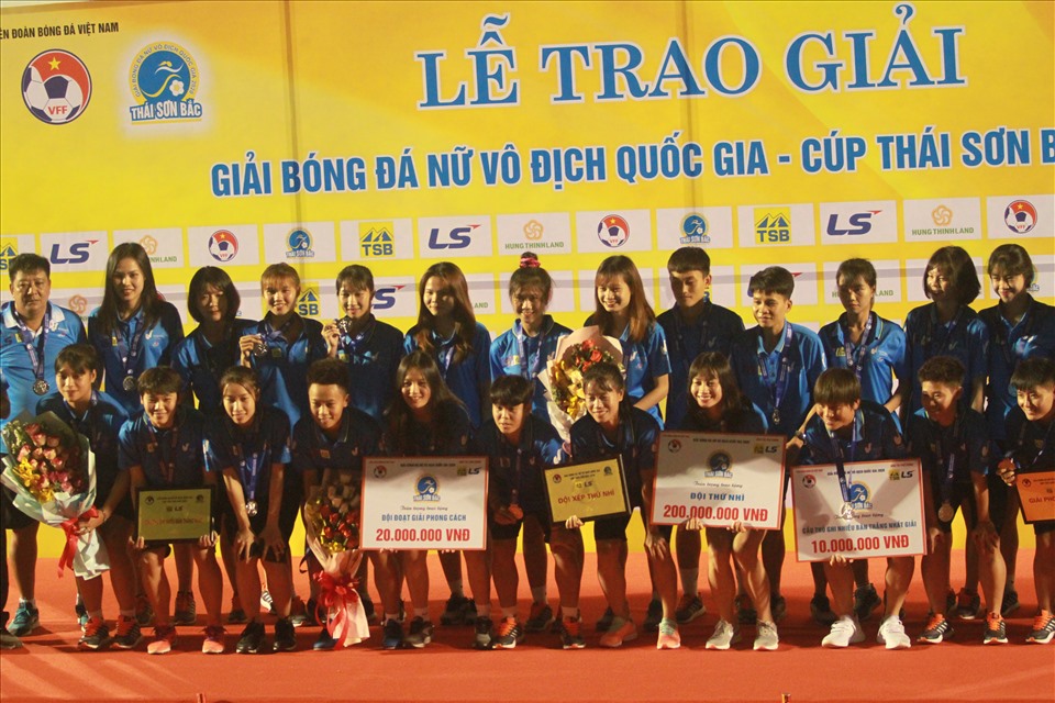 Bên cạnh Giải Phong cách, Hà Nội I còn là Á quân của giải đấu với thành tích 32 điểm sau 14 trận. Việc nhiều lần sẩy chân đáng tiếc khiến đội bóng thủ đô không còn cơ hội cạnh tranh chức vô địch.