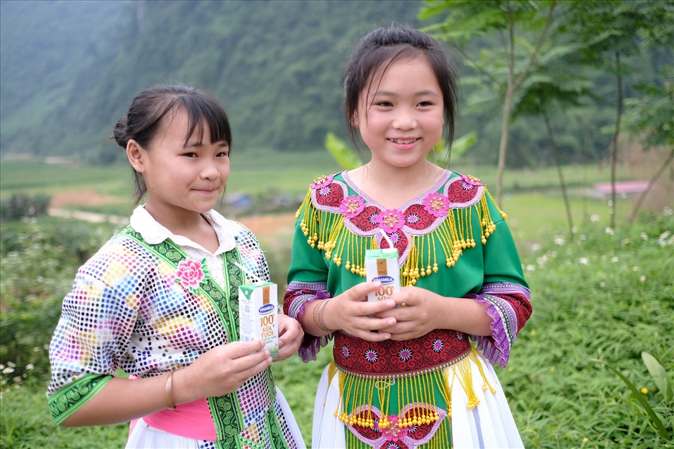 Bên cạnh chương trình hỗ trợ mổ tim cho trẻ em, 13 năm qua Vinamilk còn dành rất nhiều sự quan tâm cho đối tượng trẻ em qua chương trình Quỹ sữa Vươn cao Việt Nam.