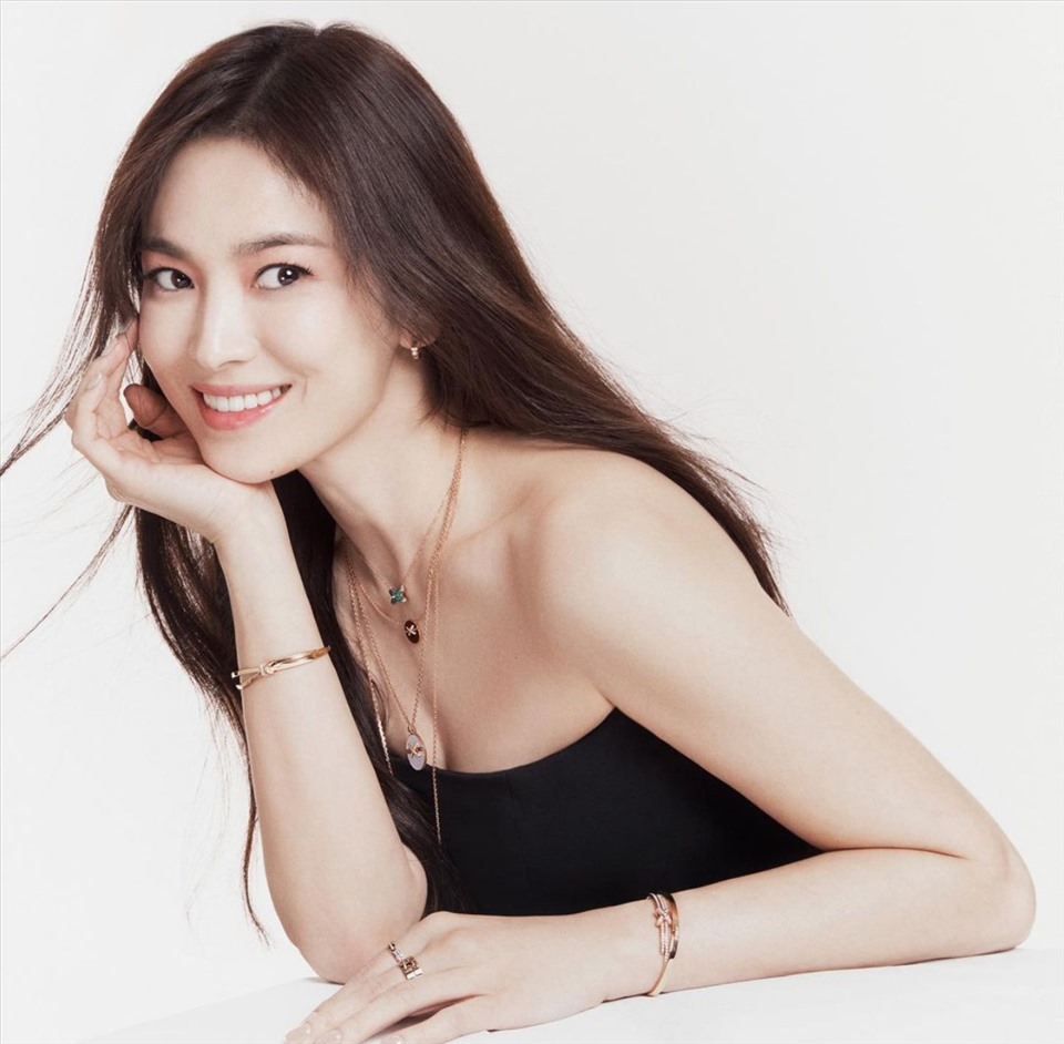 Song Hye Kyo: Vướng loạt tin đồn tình ái nhưng vẫn lẻ bóng ở tuổi 39