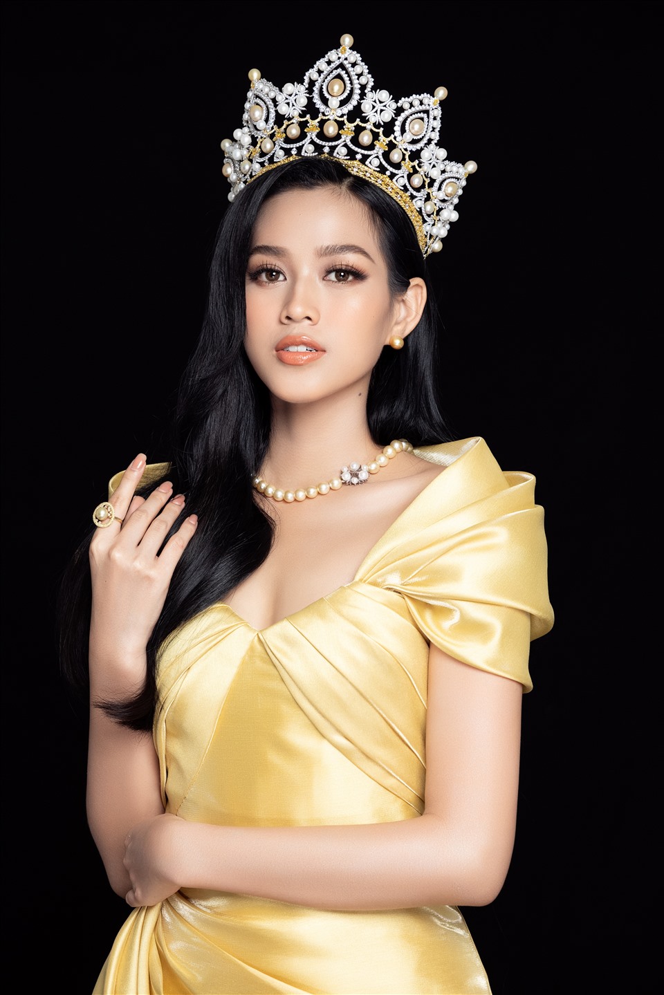Hoa hậu Việt Nam 2020 Đỗ Thị Hà khoe ảnh kỉ niệm 1 tháng đăng quang. Ảnh: SV.