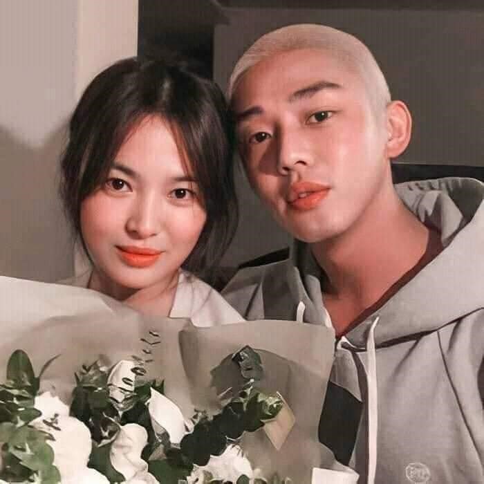 Mối quan hệ của Song Hye Kyo và Yoo Ah In vẫn khắng khít sau ồn ào ly hôn của nữ diễn viên với Song joong Ki. Ảnh: Instagram NV.