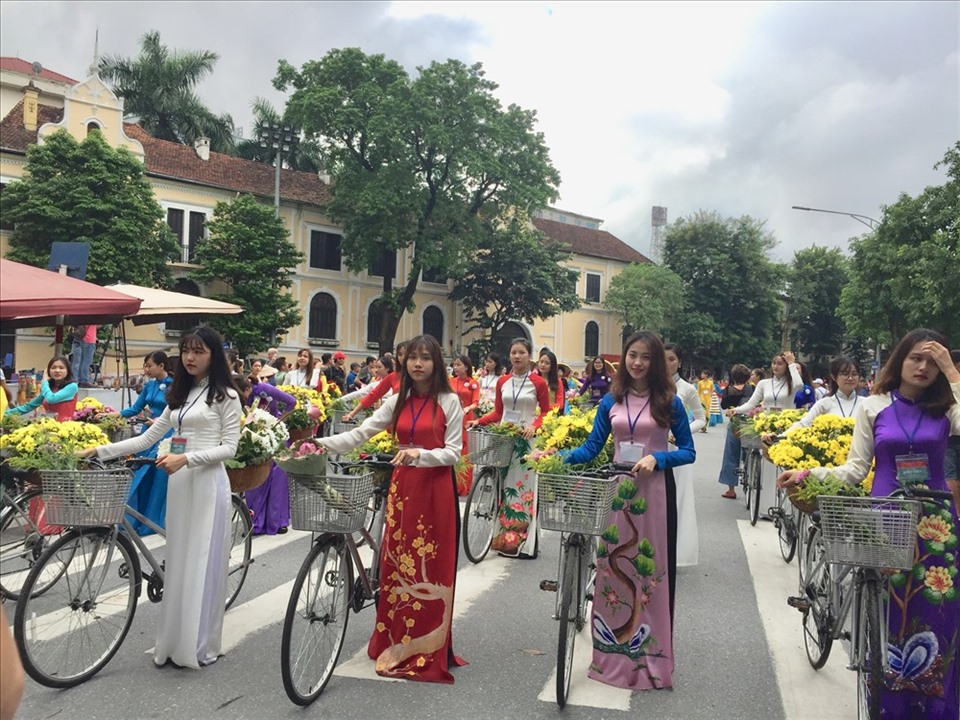 Hồ Gươm (Hà Nội). Ảnh: Hương Mai