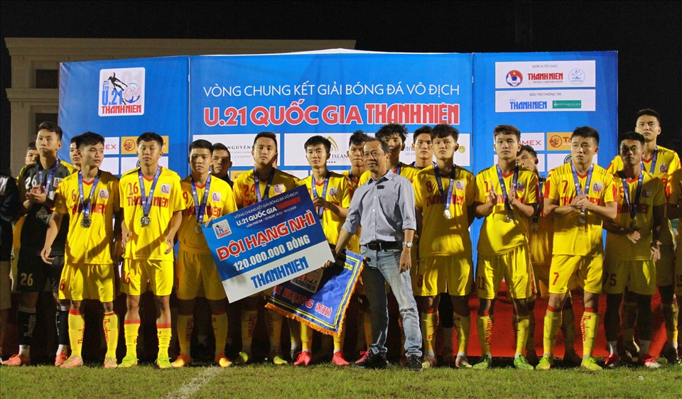 U21 Viettel giành huy chương Bạc với vị trí Á quân. Ngoài ra, đội bóng xứ Nghệ cũng “ẫm” luôn Giải phong cách của giải đấu.