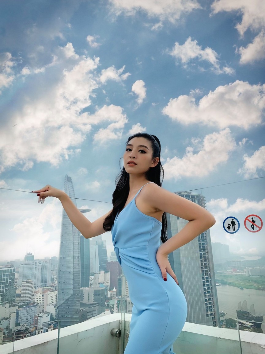 Sau khi cuộc thi Hoa hậu Việt Nam 2018, Tú có nhiều cơ hội hơn để xuất hiện trong các sự kiện giải trí. Cô thử sức với nhiều vai trò như mẫu ảnh, trình diễn trên sàn catwalk, hay diễn viên.
