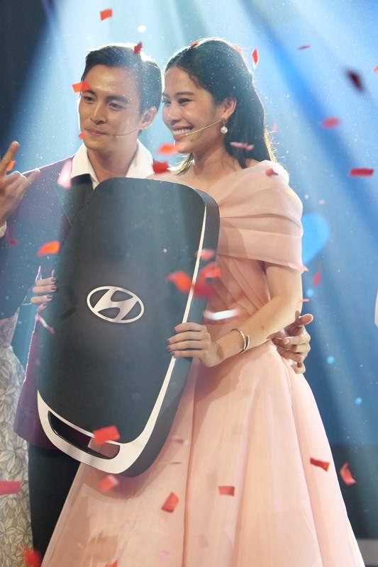 Nam Em và Lãnh Thanh là hai người chơi nhận được chiếc xe ô tô từ nhà tài trợ - phần thưởng lớn nhất của Vô Lăng Tình Yêu mùa đầu tiên.