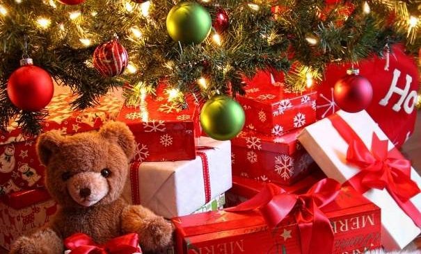 Nhiều món quà hay và ys nghĩa dành cho bé dịp Giáng sinh. Ảnh: Dkn