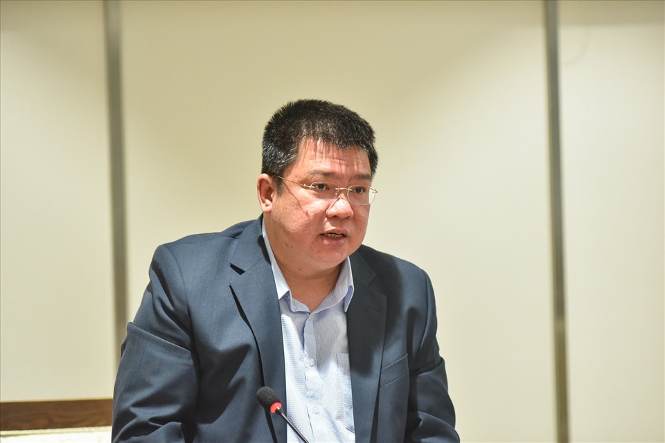 Ông Trịnh Hữu Tuấn - Phó Chủ tịch UBND quận Đống Đa thông tin tại hội nghị.