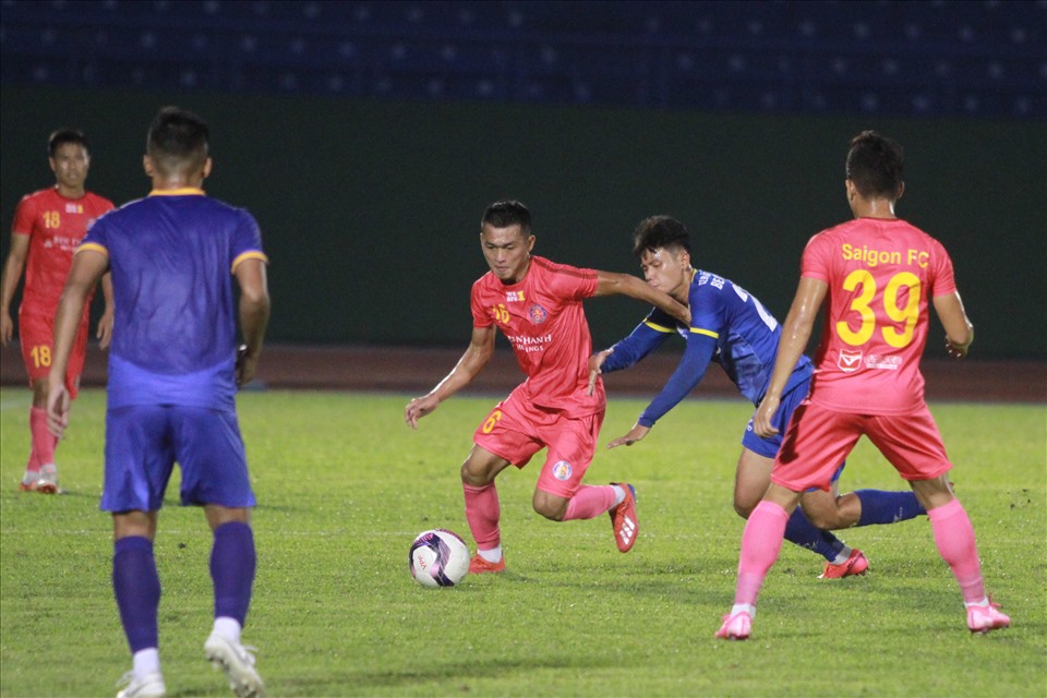 Chiều mai (23.12), Bình Dương và Sài Gòn sẽ chơi trận giao hữu thứ 2. Theo tiết lộ của huấn luyện viên Vũ Tiến Thành, cả 2 đội sẽ tung vào sân những cầu thủ tốt nhất để chọn ra cầu thủ tốt nhất cho mùa giải 2021 đang cận kề.