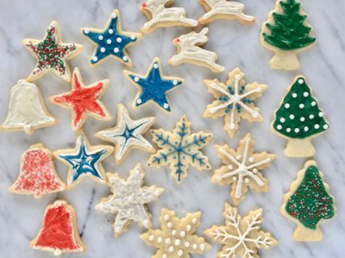 Hãy tổ chức một cuộc thi trang trí bánh quy chủ đề Giáng sinh đơn giản mà vui vẻ dành cho trẻ nhỏ. Ảnh nguồn: Xinhua.